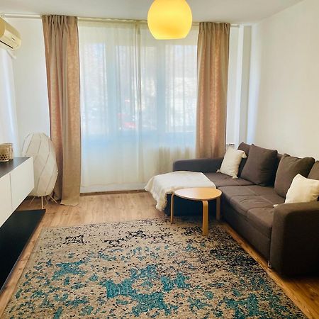 Thias Apartment -Parter, Langa Spitalul Marie Curie Букурещ Екстериор снимка